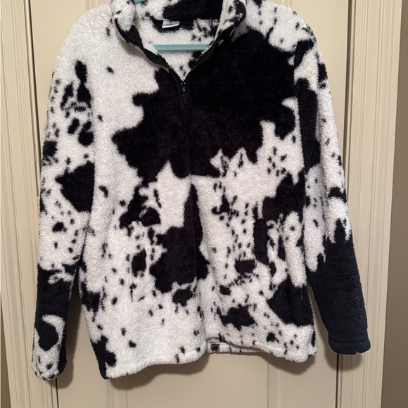 Jackets & Blazers - Black and White Fleece Jacket